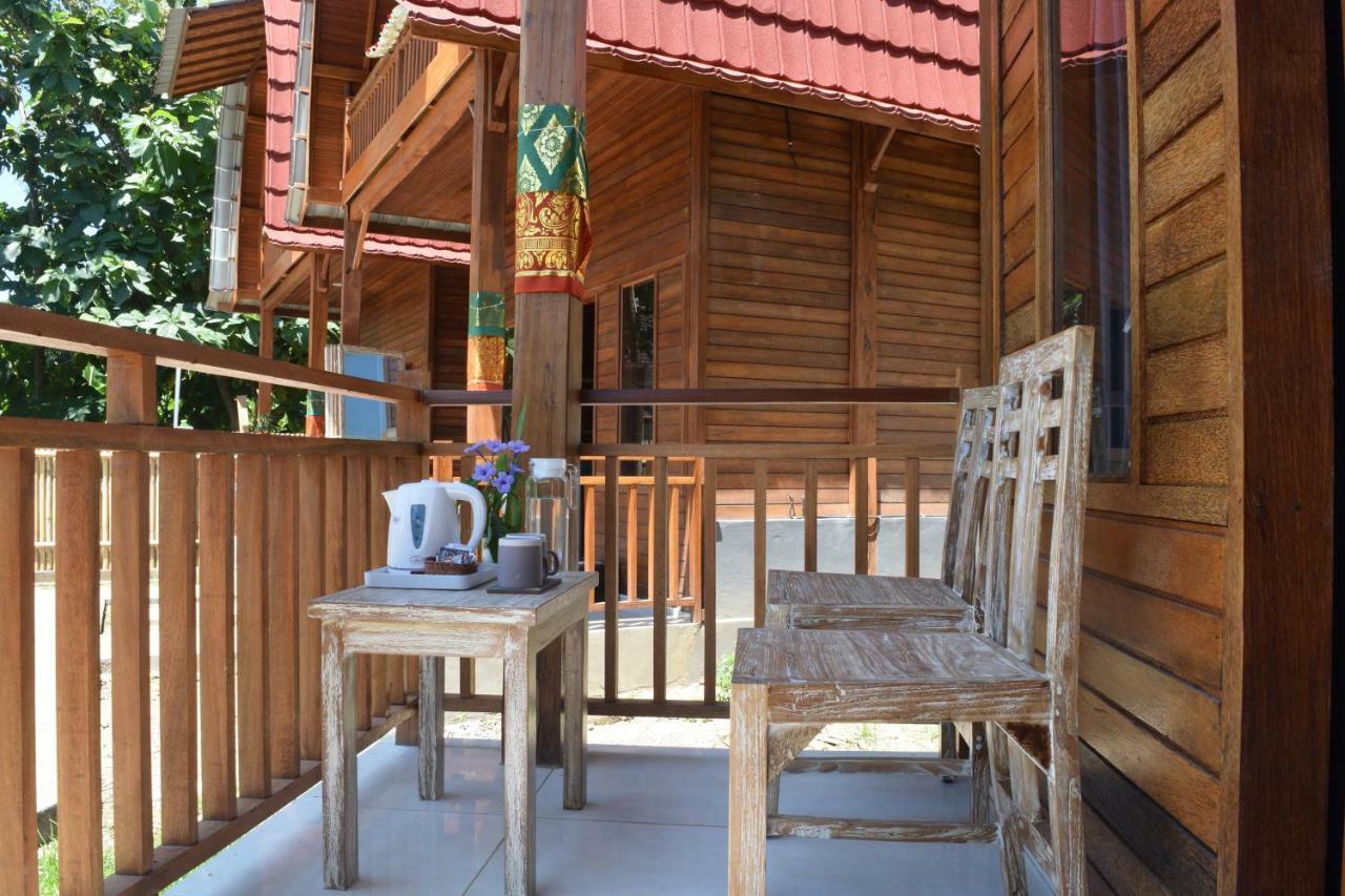 Adara Beach Huts Batununggul Exterior photo